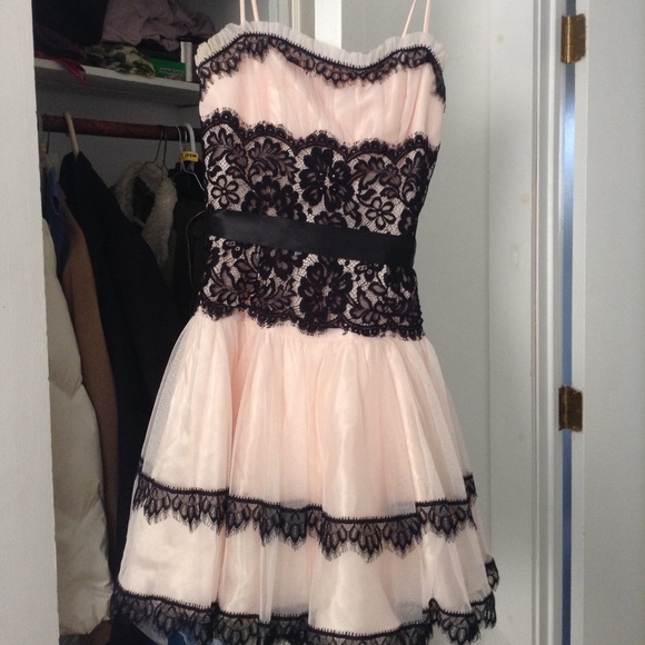 Jessica McClintock Prom Dress - Picture 1 of 4